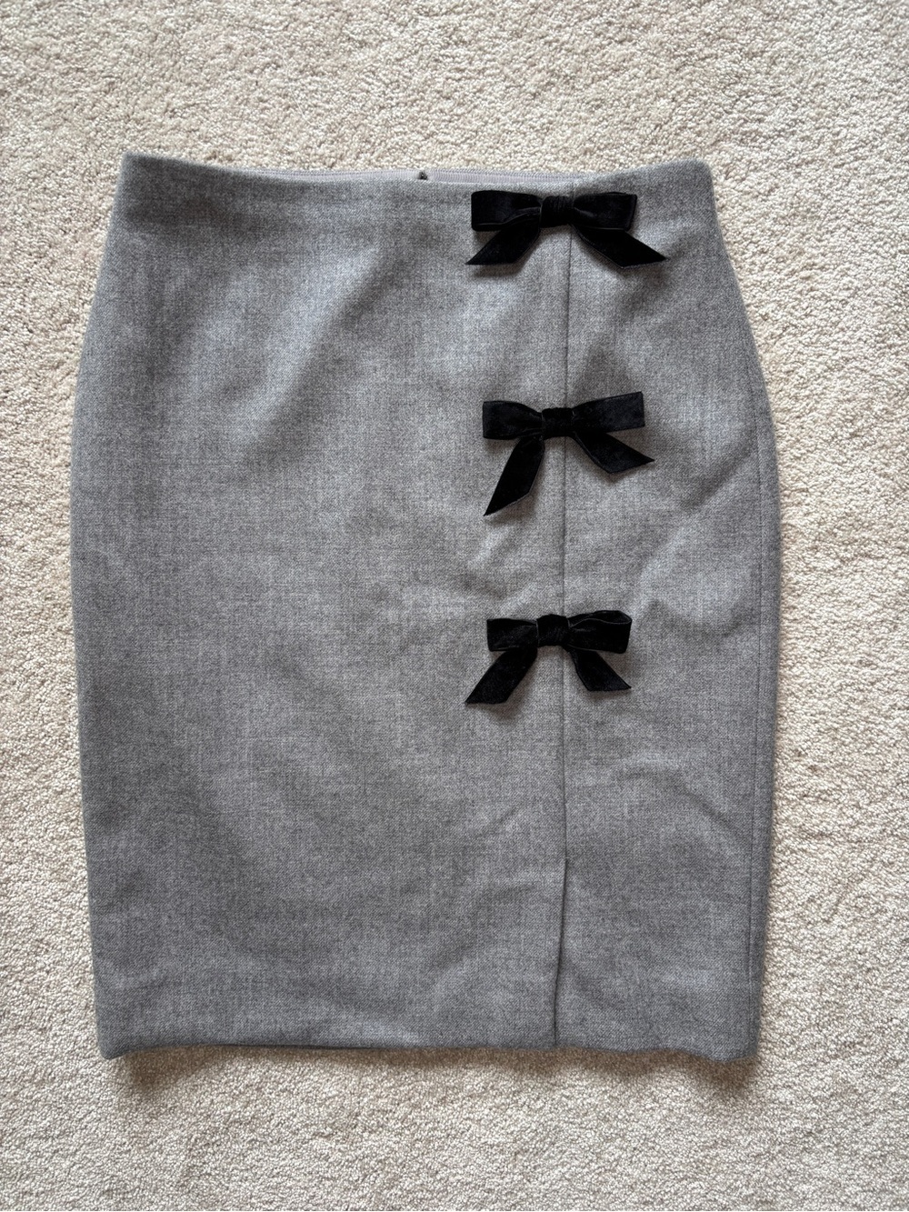 J. Crew Gray Pencil Skirt with Black Velvet Bows Size 12 - Picture 4 of 14